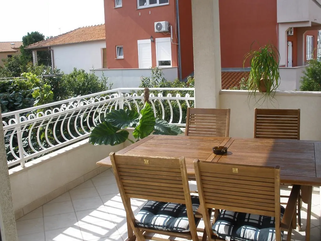 Family Apartments Suzi Rovinj Croácia